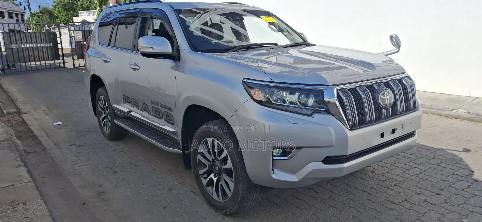 Toyota Land Cruiser Prado 2022 Silver