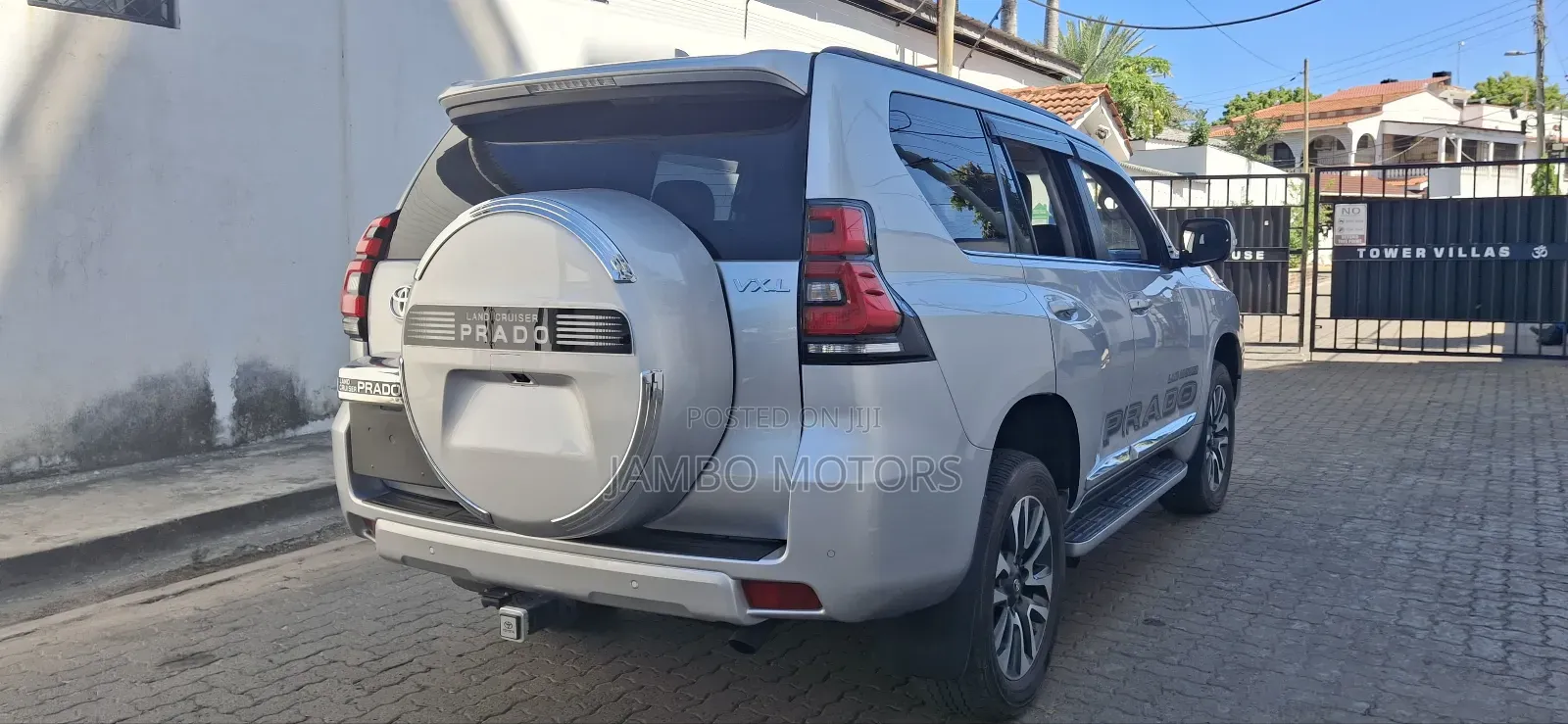 Toyota Land Cruiser Prado 2022 Silver