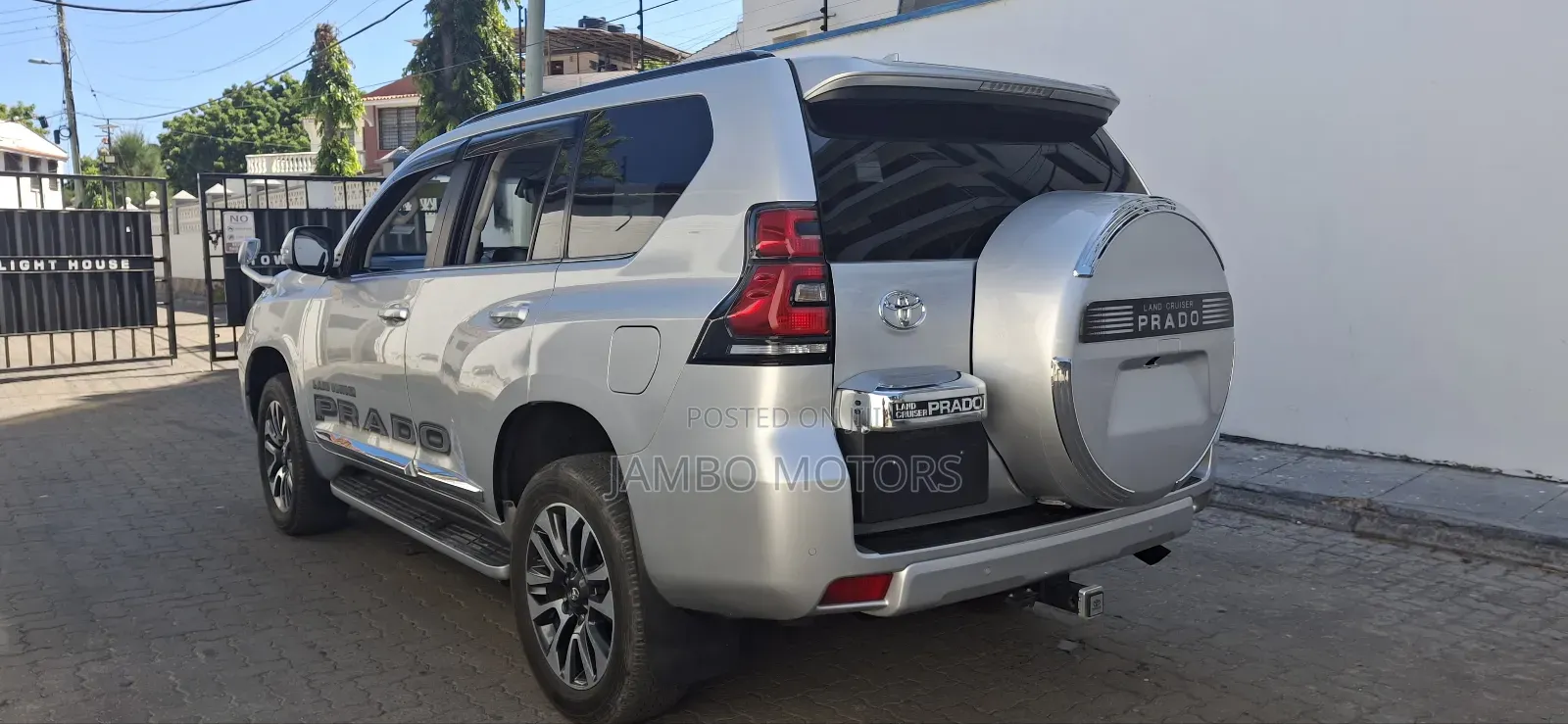 Toyota Land Cruiser Prado 2022 Silver