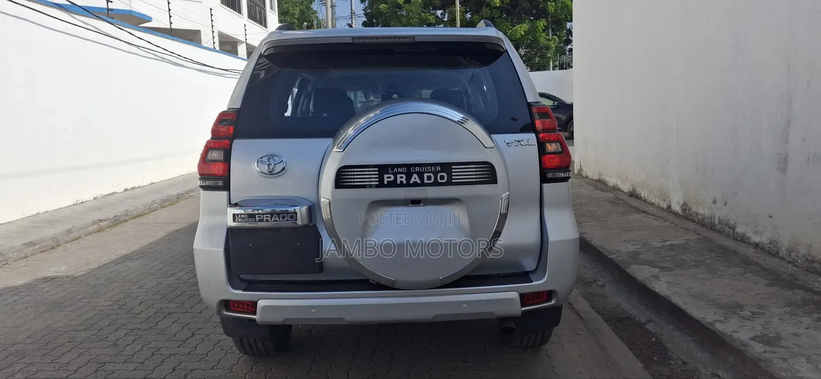 Toyota Land Cruiser Prado 2022 Silver
