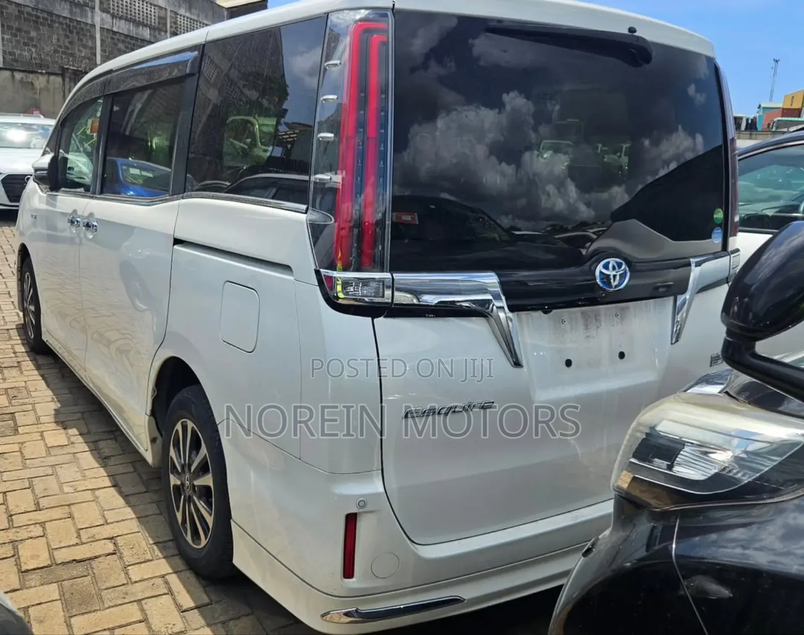 Toyota Esquire 2019 White