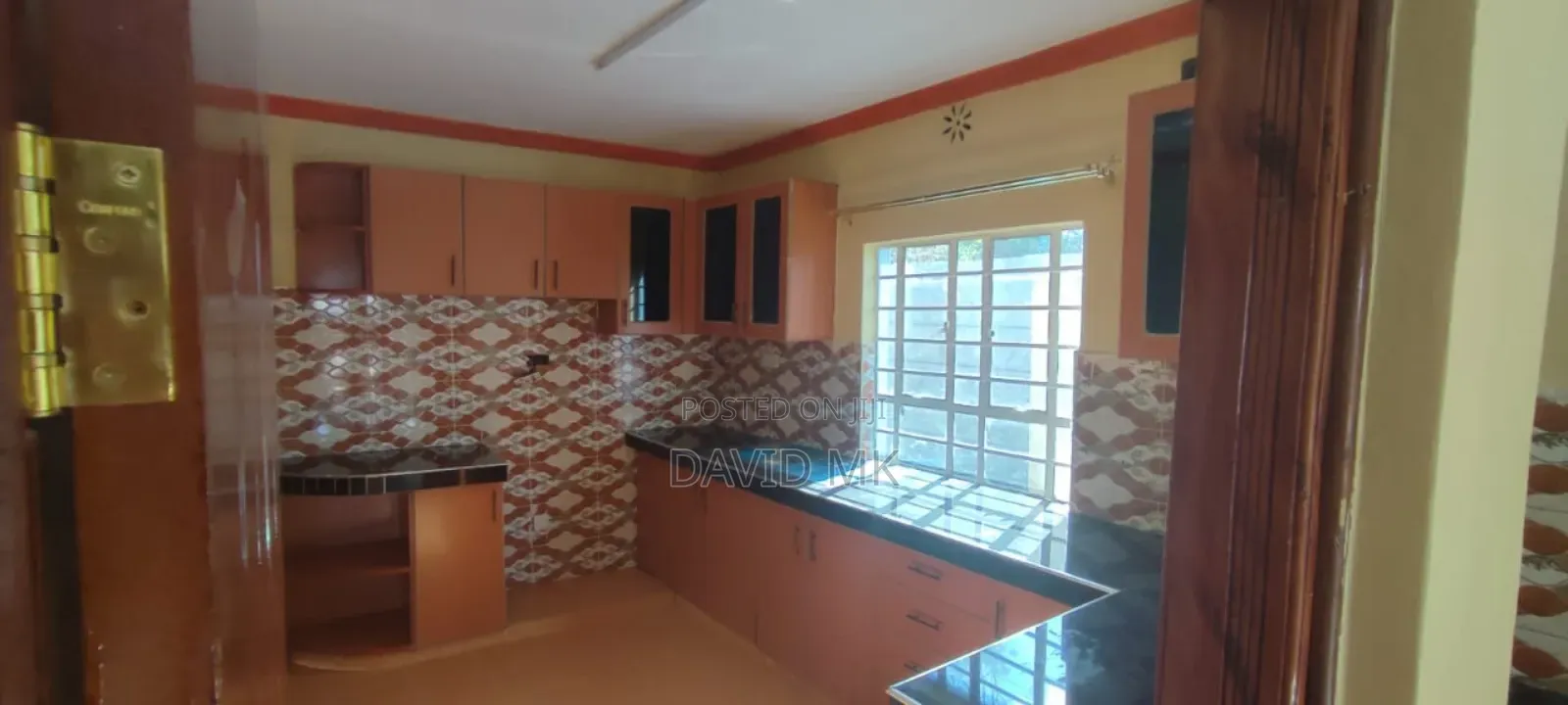 2bdrm Mansion in Judas Area, Kenyatta Road / Theta  for sale