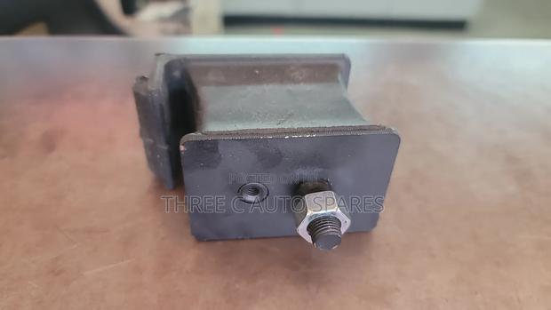 Mitsubishi Fuso Engine Mounting
