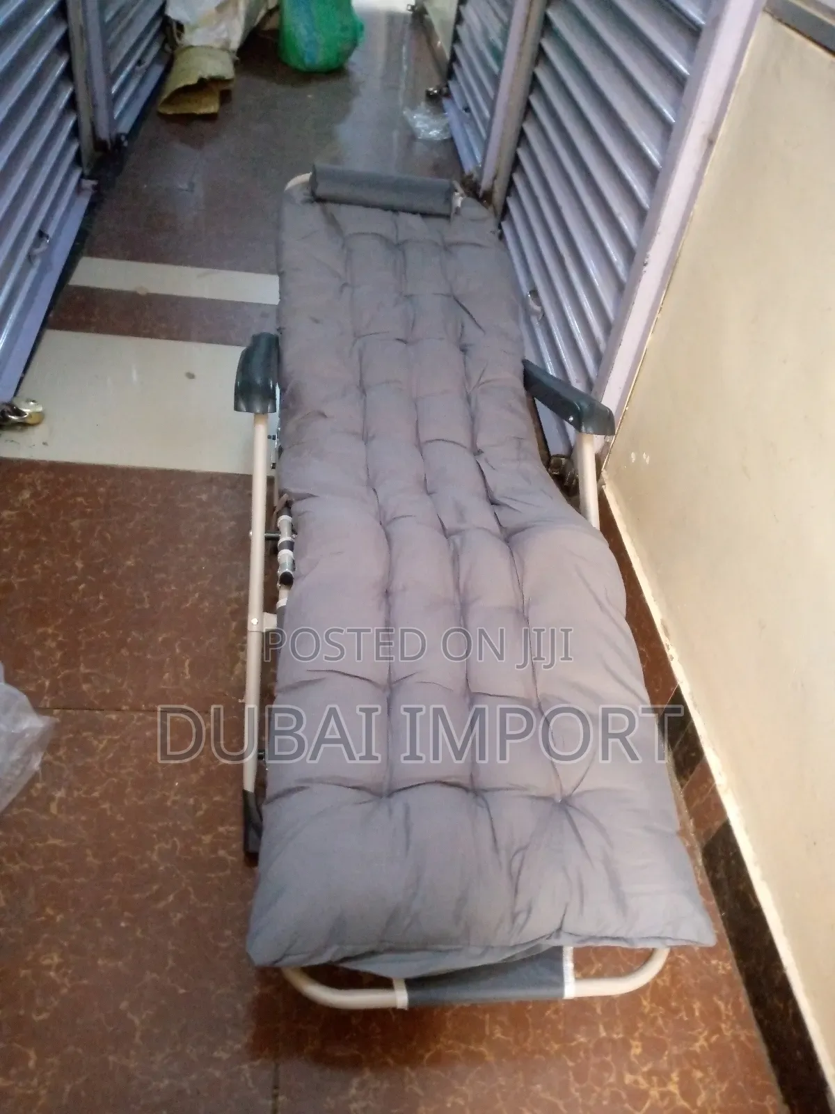2 in 1 Foldable Chair/Bed With Cushion