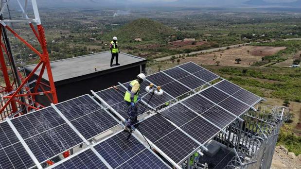 Ja Solar Panels 585w - main view