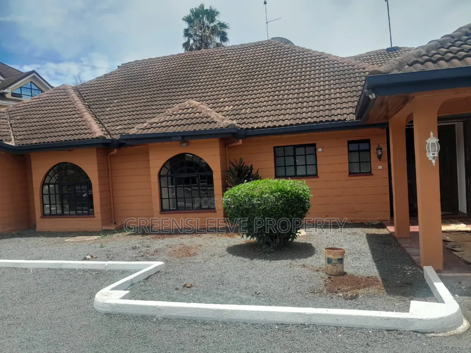 Commercial House