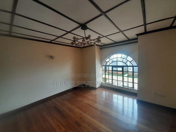 Commercial House - thumbnail 6