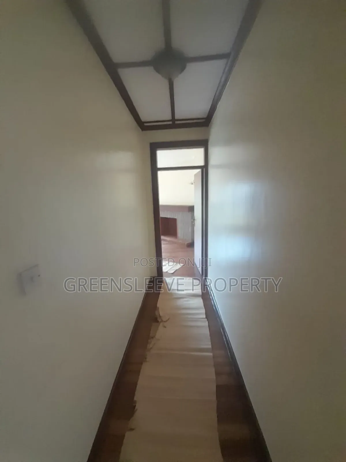 Commercial House