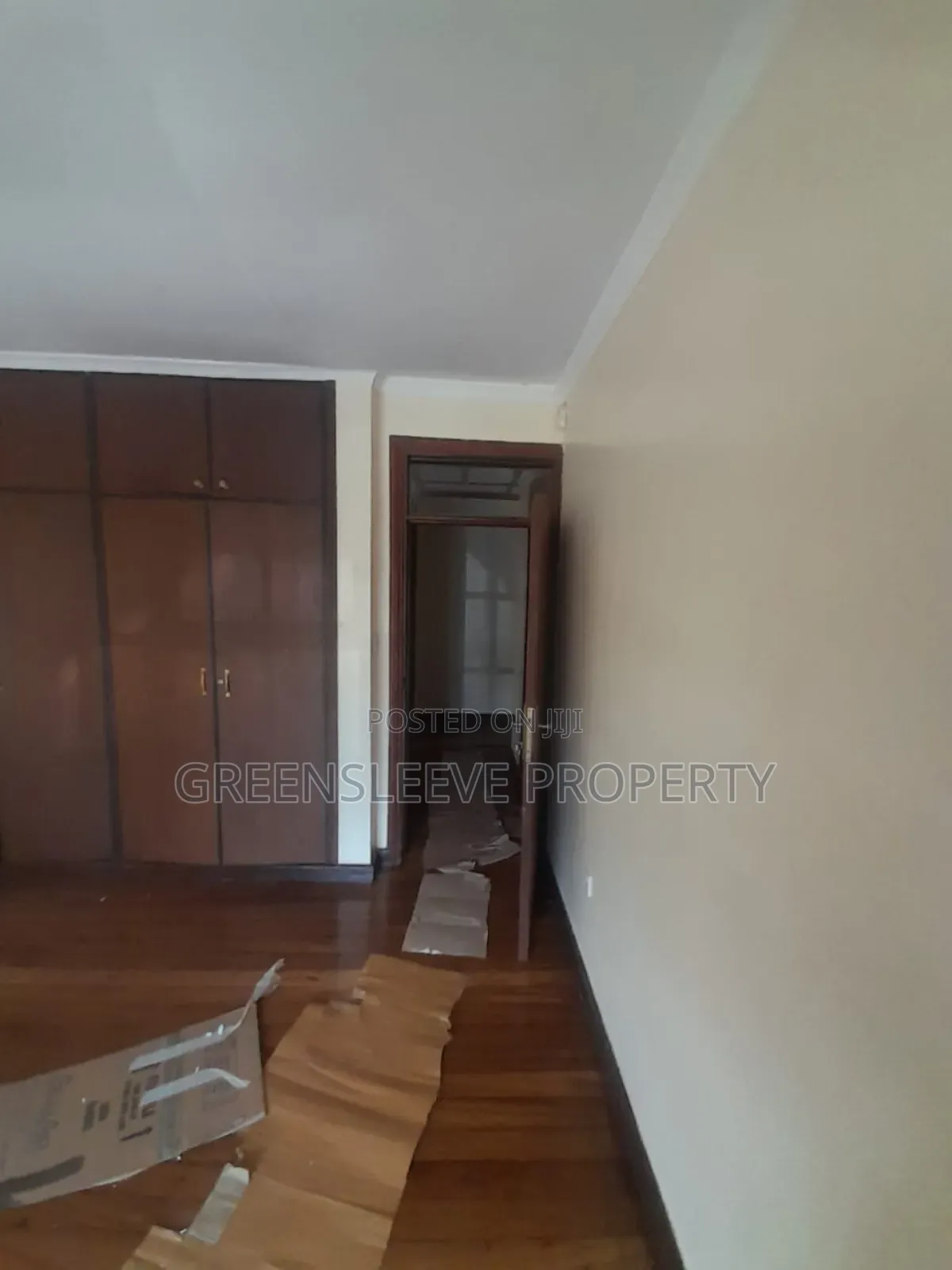 Commercial House