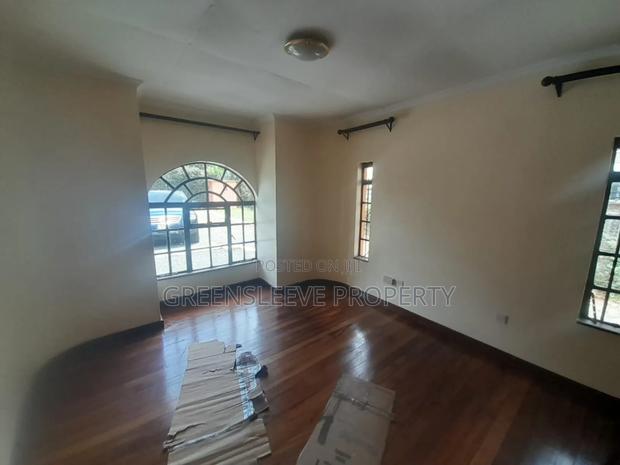 Commercial House - thumbnail 19