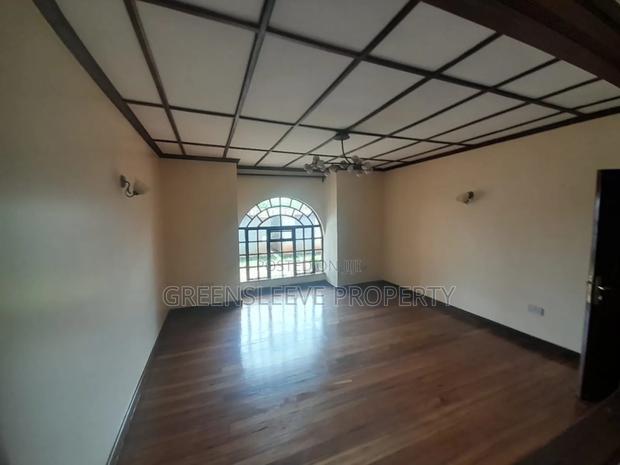 Commercial House - thumbnail 20
