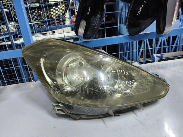 Toyota Caldina 2005 Headlight