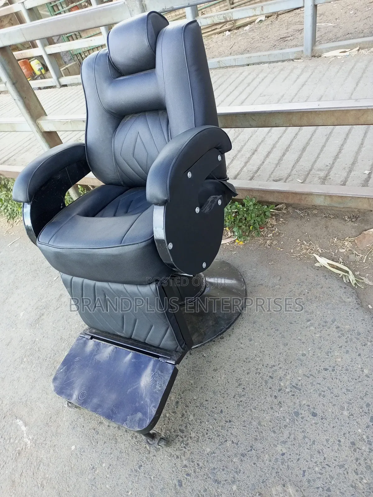 Barber Seat