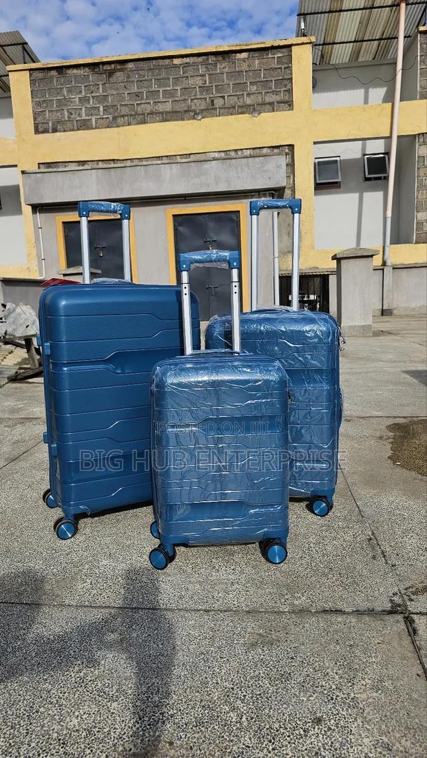 *3 in 1 Luxurious Unbreakable Pp Suitcase*
 - main view