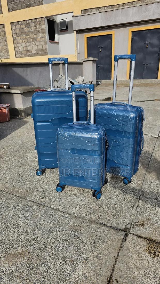 *3 in 1 Luxurious Unbreakable Pp Suitcase*
 - thumbnail 2