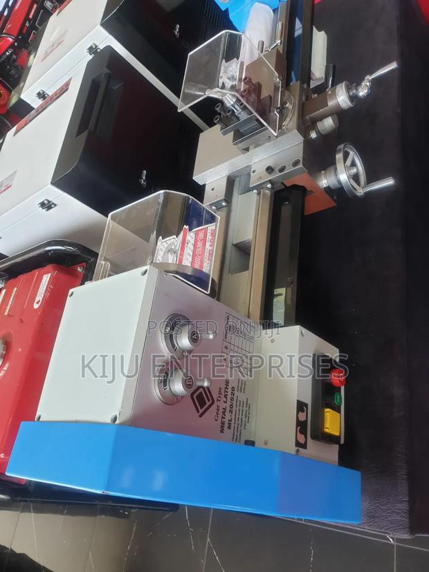 Metal Lathe Machine