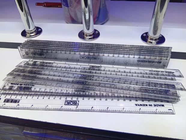 12 Pieces of Rok 30cm Plastic Ruler
