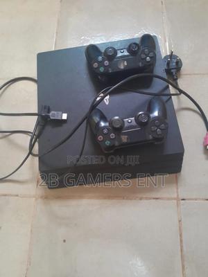 Ps4 Pro 1tb Complete 2 Pads - thumbnail 2