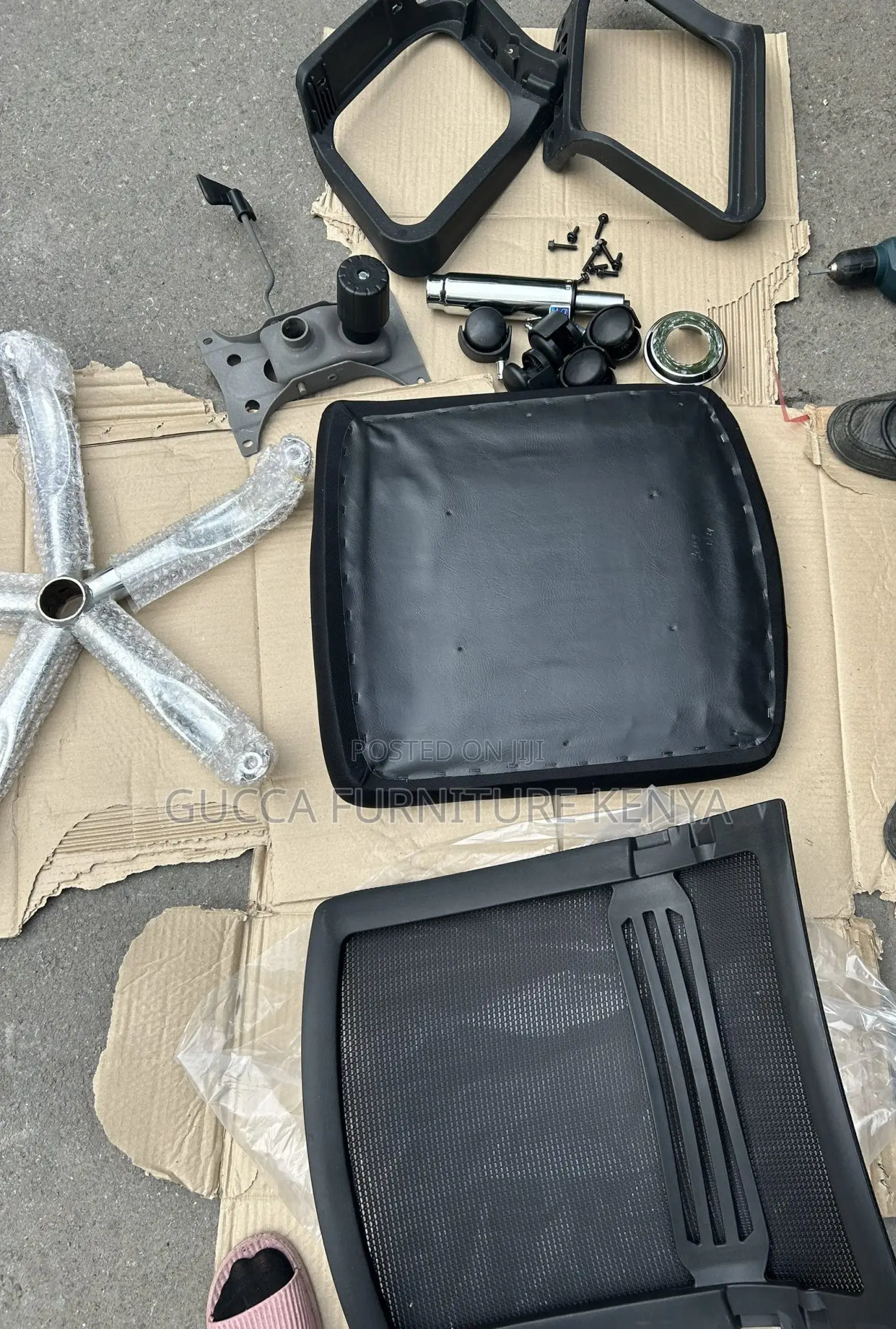 Office Chairs: Office Captain Mesh Solid Staff Chair