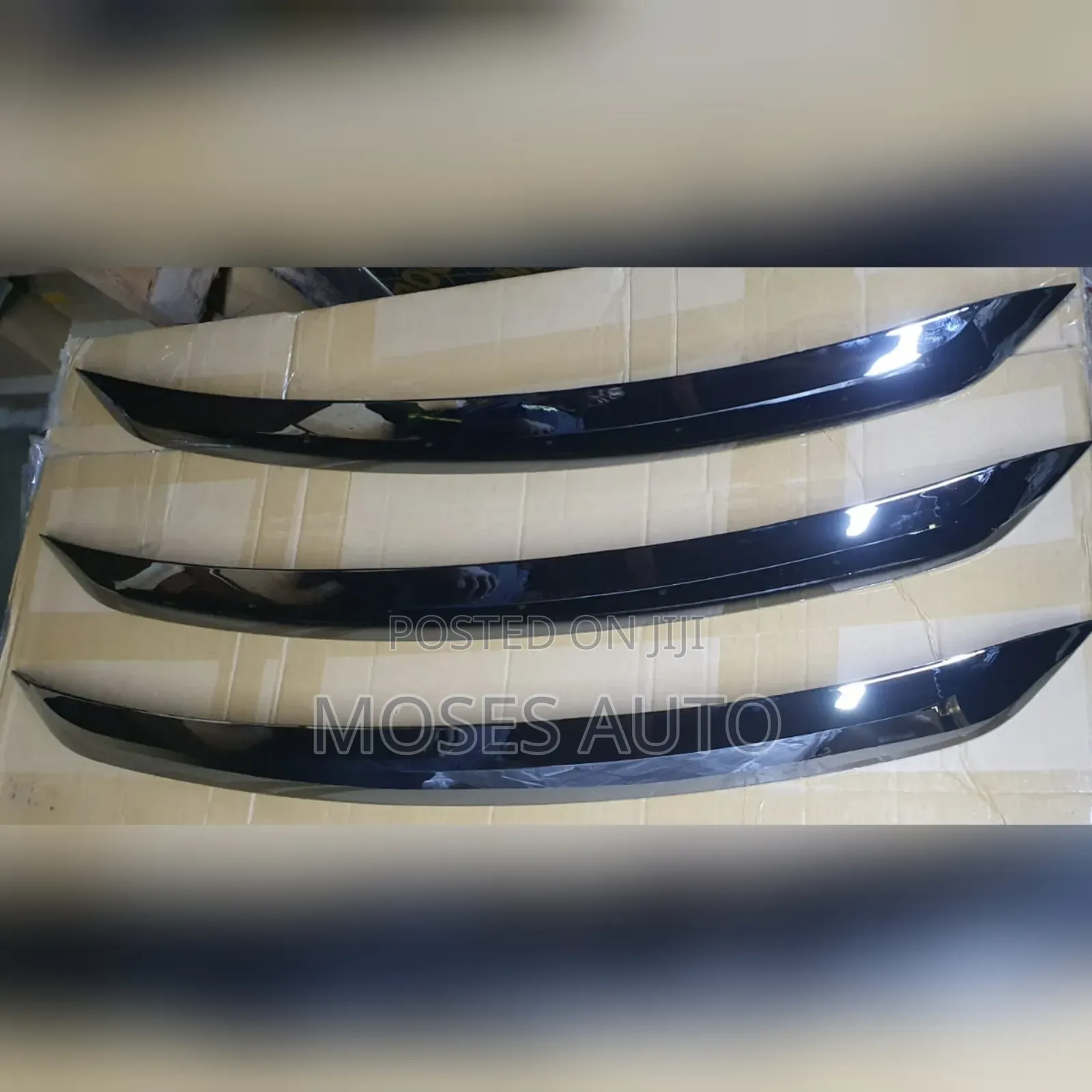 Harrier Bonnet Chrome Moulding