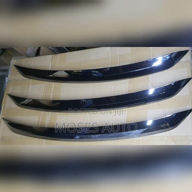 Harrier Bonnet Chrome Moulding