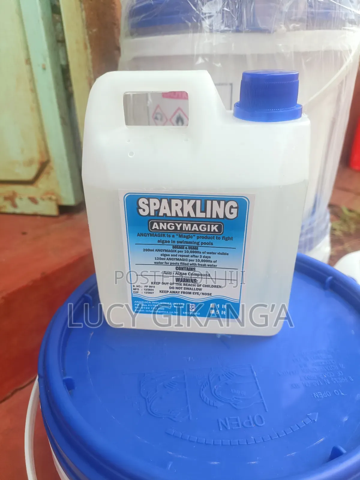 Magic Touch for Cleaning Pool