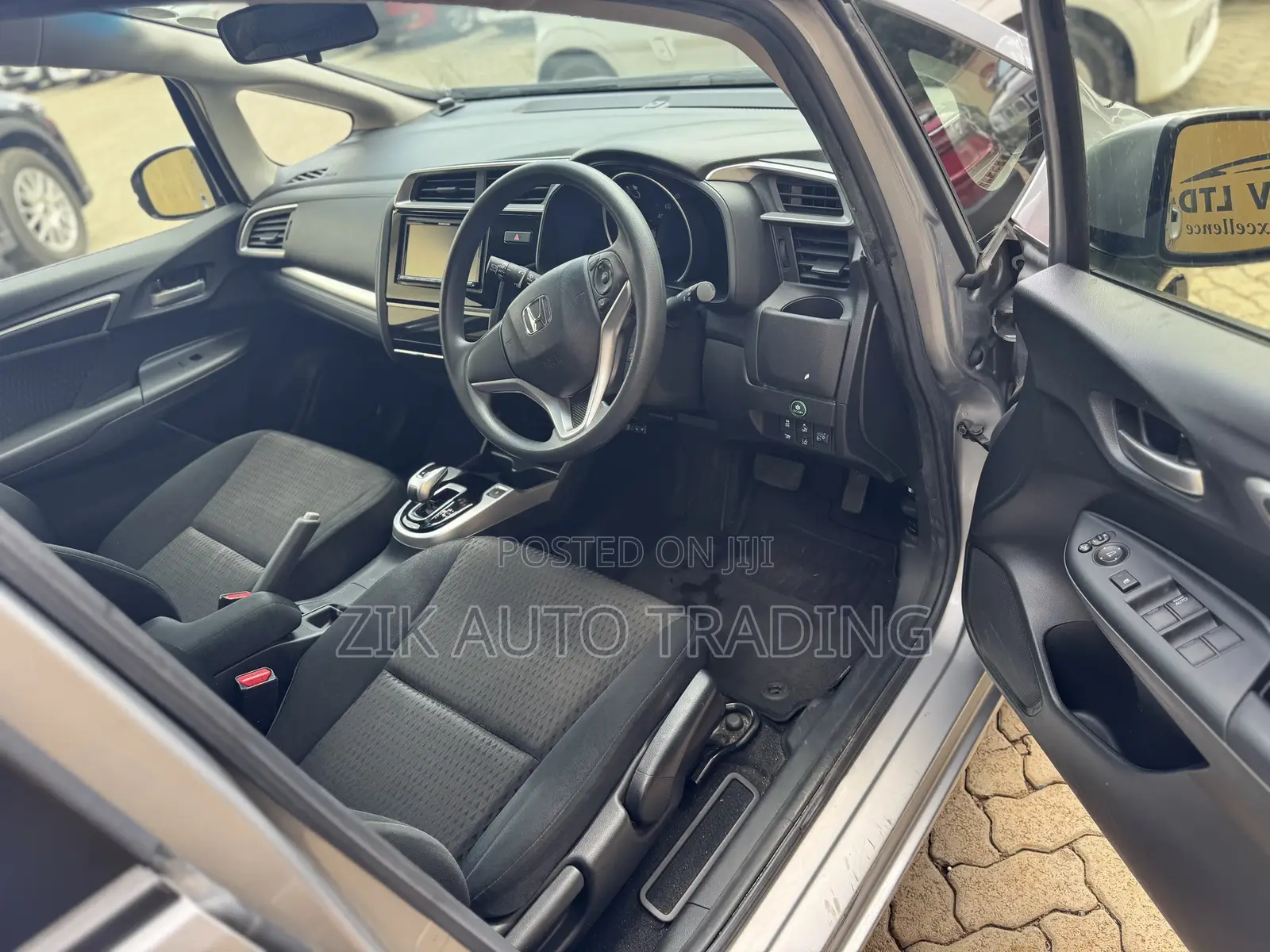 Honda Fit 2018 Silver