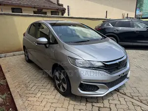 Honda Fit 2018 Silver