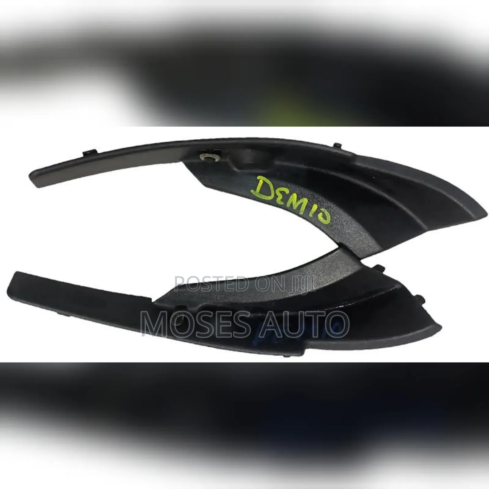 Demio Windscreen Finisher