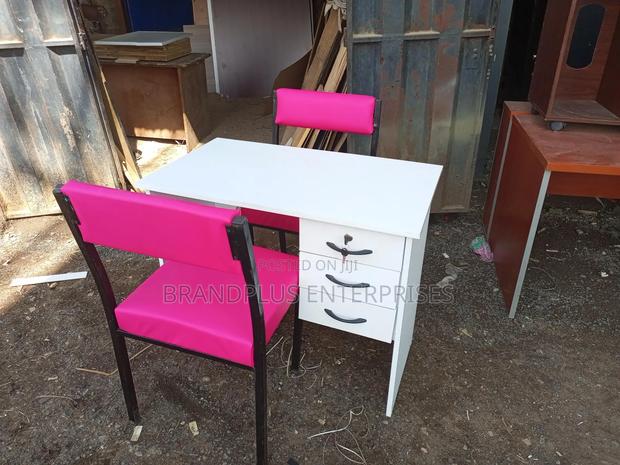 Manicure Set Table And Seats - main view
