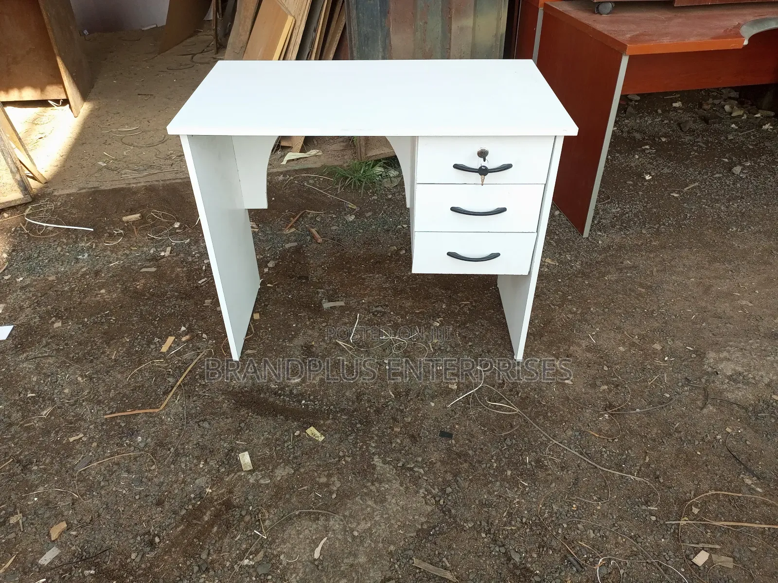 Manicure Table