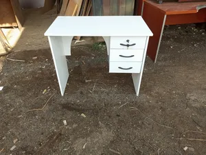 Manicure Table