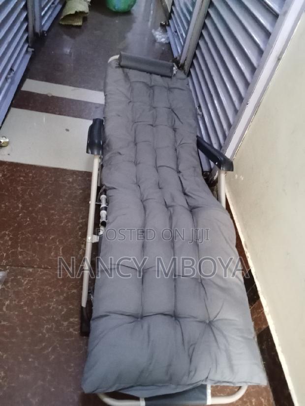 2 in 1 Foldable Chair/Bed With Cushion - thumbnail 3