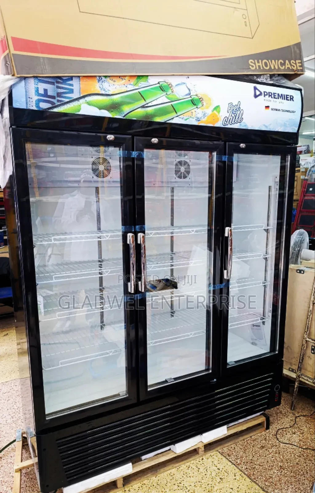 Available Big Size Premier Showcase Chiller 1080l