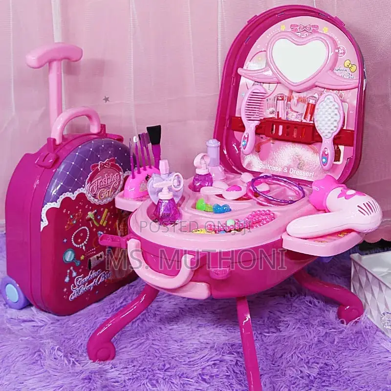 3 in 1 Children Makeup Suitcase Set Playset*