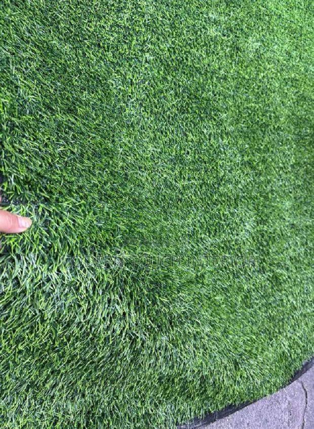 Soft Grass Carpet Studio Hanging- Nairobi - main view