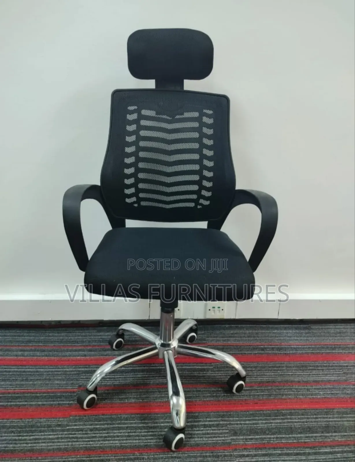 Revolving Studying Seat