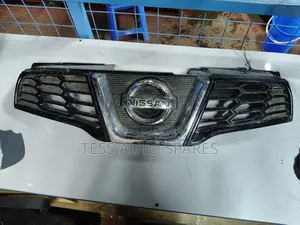Nissan Dualis Grille