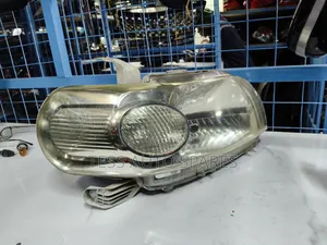 Toyota Porte 2005 Headlight