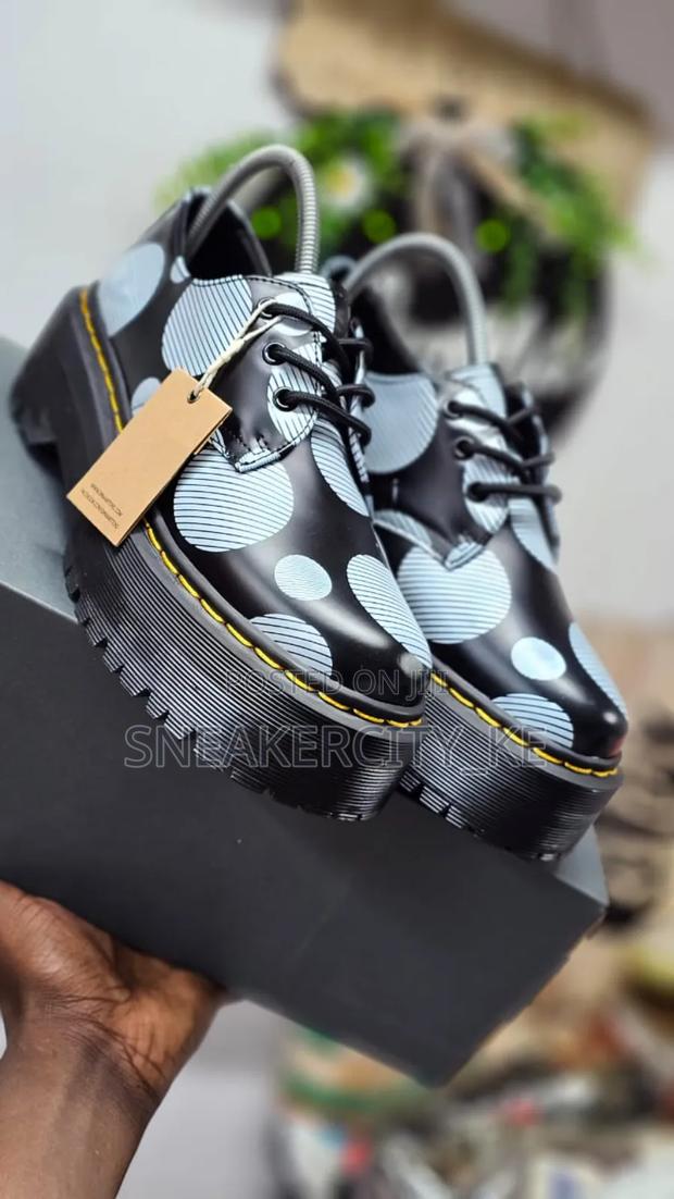 Dr Martens Stock - thumbnail 3