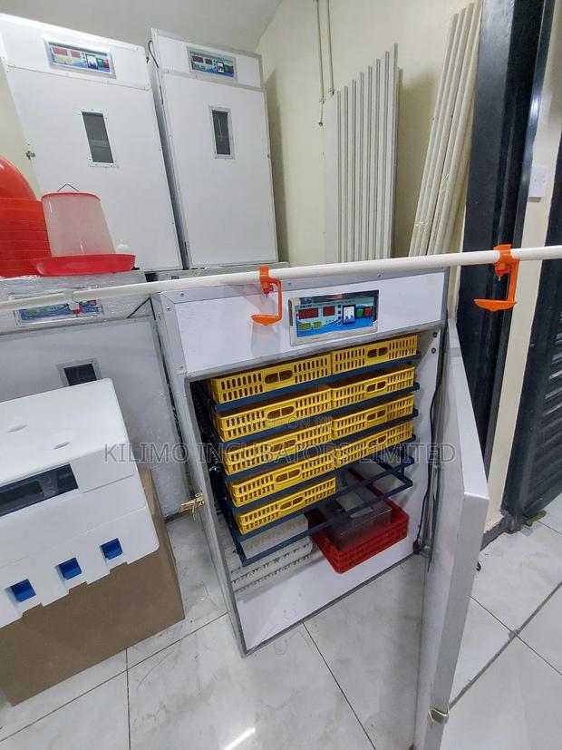 1056 Eggs Full Hatcher - main view