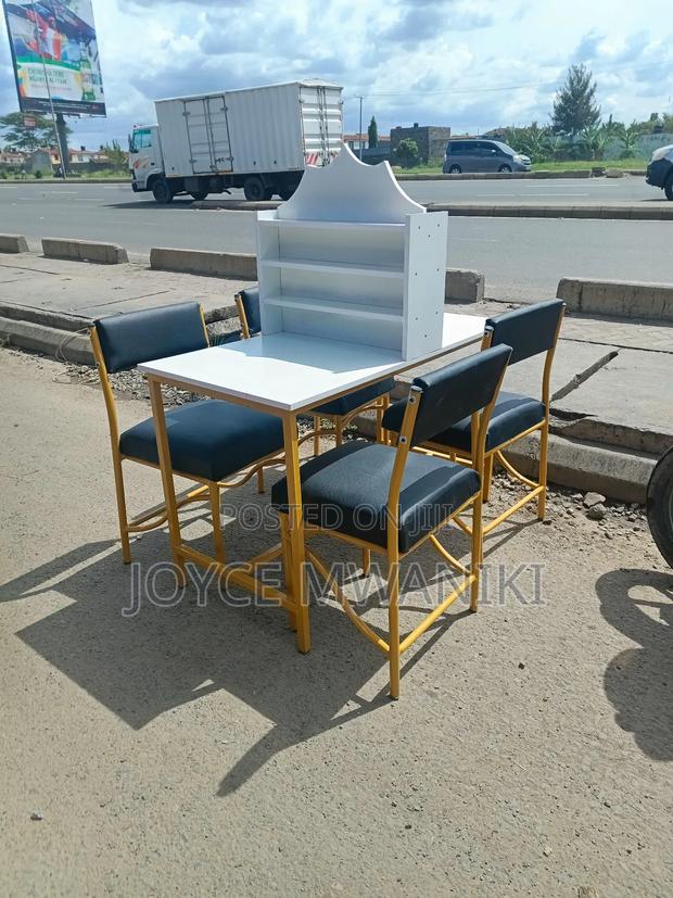 Double Manicure Set, 4 Seater, Black , White/ Gold. - thumbnail 3