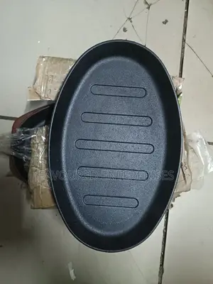 Sizzling Plate With Bamboo Holder