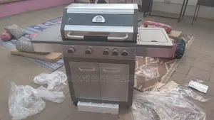 Stainless Steel 4 Burner BBQ With a Side Burner