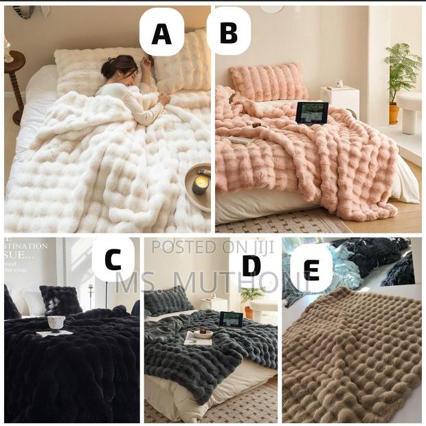 Soft Bubble Winter Throw Blanket (180*200) - thumbnail 2