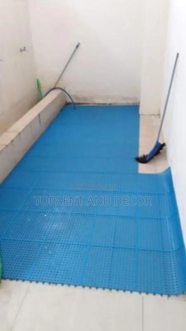 Comfortable Antislip for Your Bathroom - main view