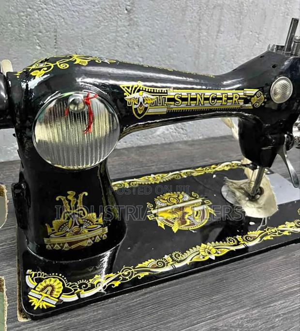 Original Sincer Sewing Machine - main view