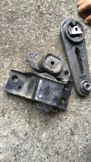 Nissan Tiida/Wingroad/Note Ingine Mounting