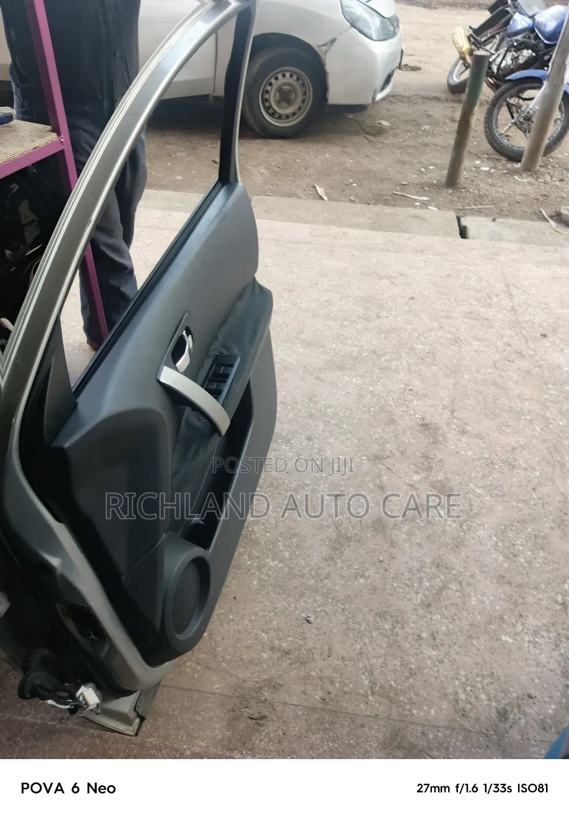 Nissan Dualis Front Door