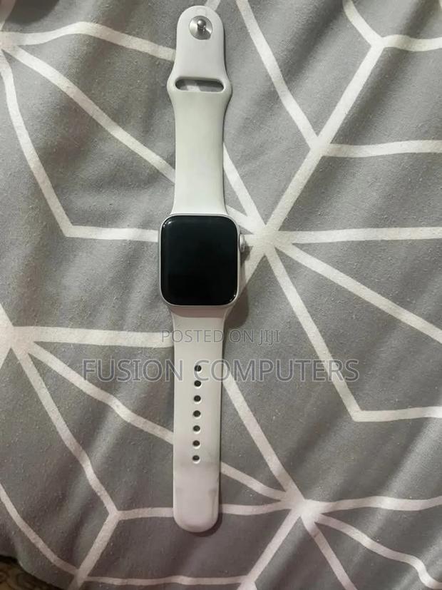 Apple Watch Se 2nd Gen - main view